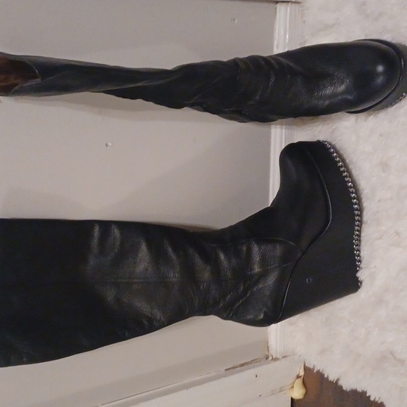 Ritch Erini NYFC - Picture 2 of 3